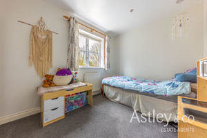 bed2- click for photo gallery